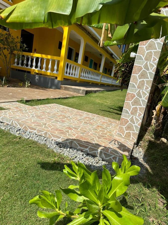 Sunshine Hotel Литтл-Корн-Айленд Экстерьер фото